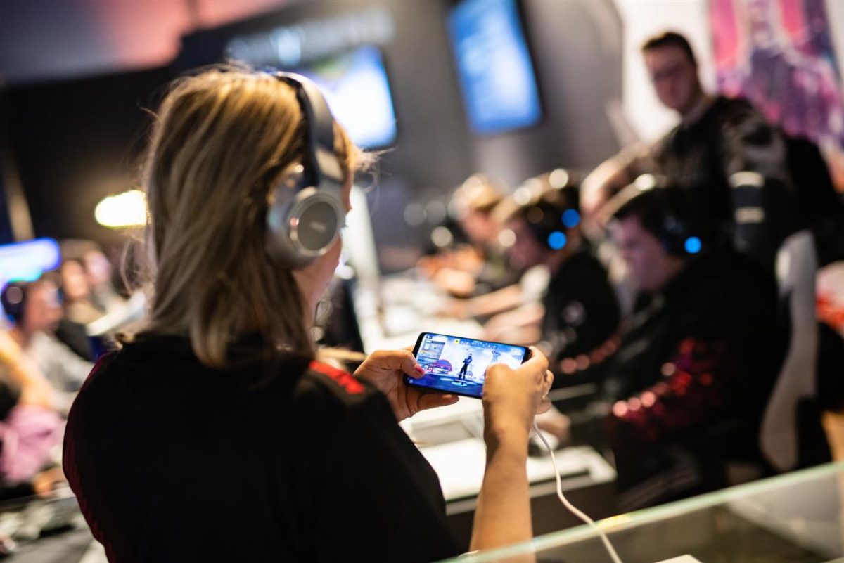 The Rise of Mobile Gaming: Trends and Top Games – Shop Maniax